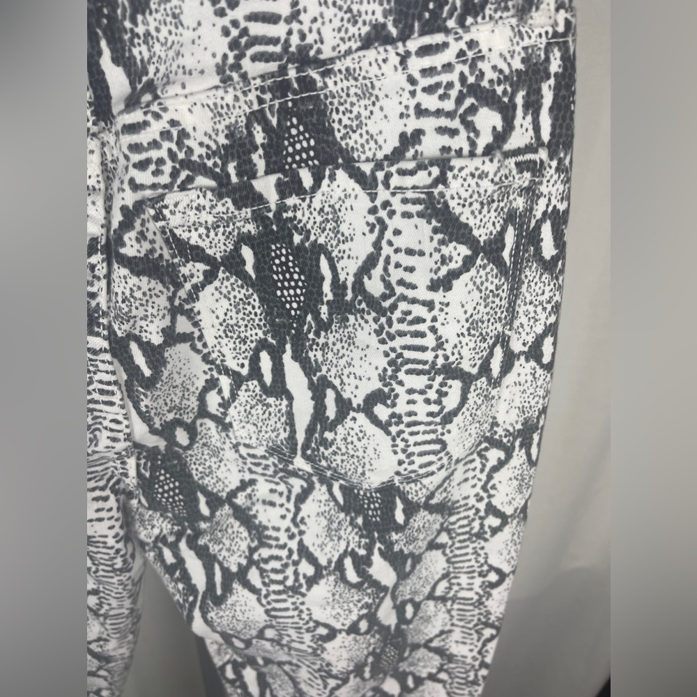 FRAME Snake Skin Denim Pant Size 25 (US-0) NWT - Picture 10 of 14